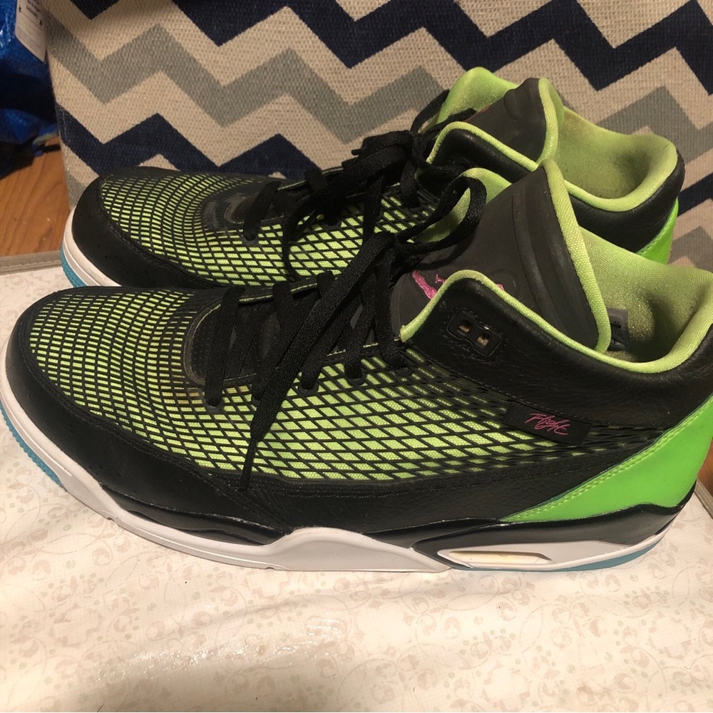 Nike Green and Black Performance Sneakers